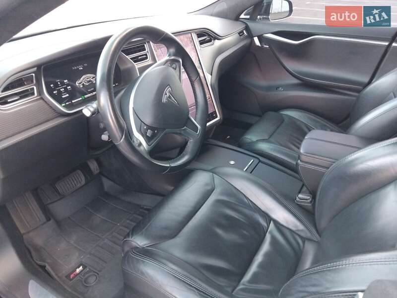 Лифтбек Tesla Model S 2017 в Полтаве