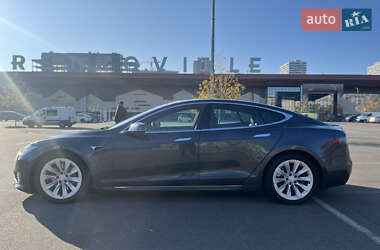 Лифтбек Tesla Model S 2016 в 