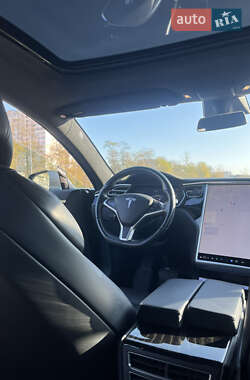 Лифтбек Tesla Model S 2016 в 