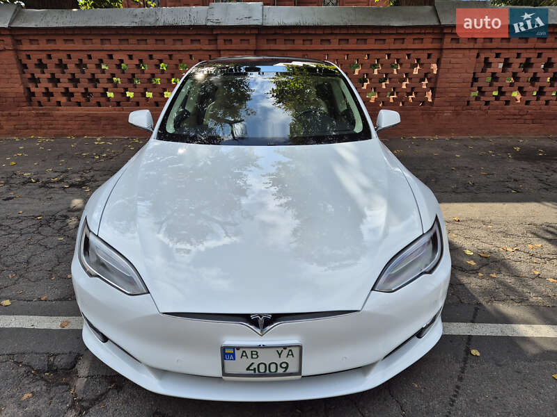 Ліфтбек Tesla Model S 2016 в Вінниці