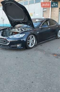 Лифтбек Tesla Model S 2014 в Сумах