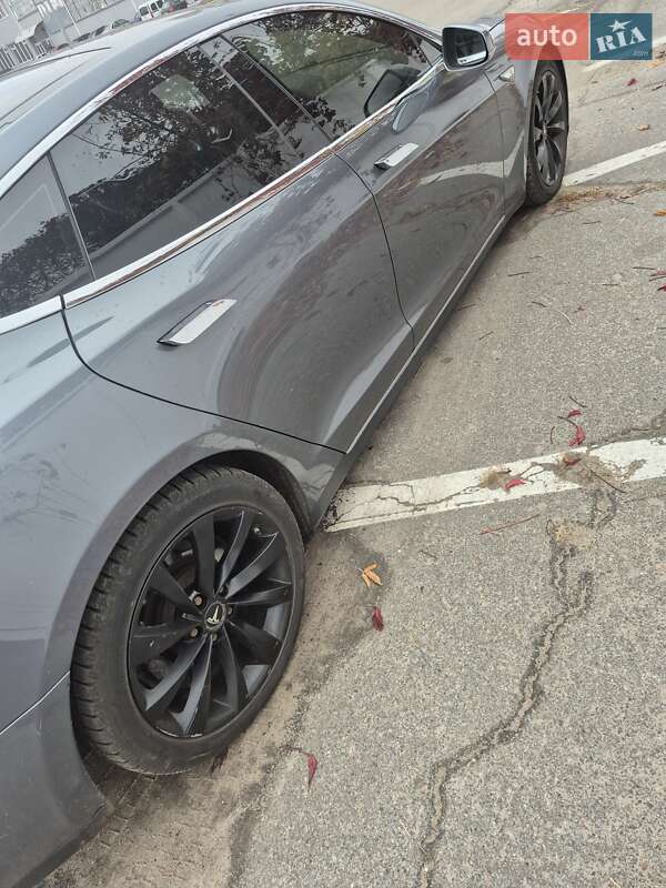 Лифтбек Tesla Model S 2014 в Полтаве