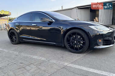 Лифтбек Tesla Model S 2017 в Павлограде