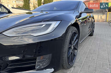 Лифтбек Tesla Model S 2017 в Павлограде