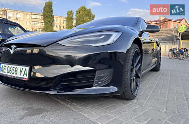 Лифтбек Tesla Model S 2017 в Павлограде