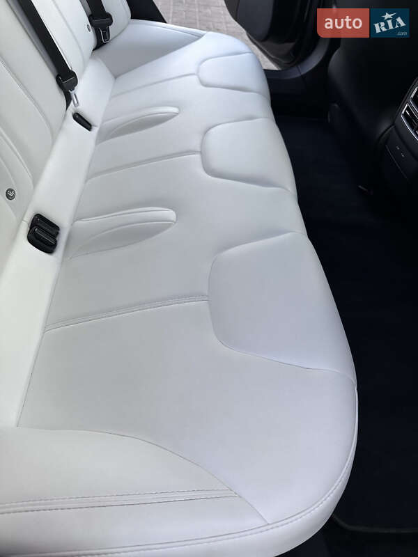 Лифтбек Tesla Model S 2017 в Павлограде