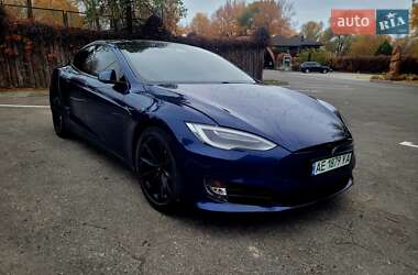 Ліфтбек Tesla Model S 2018 в Дніпрі