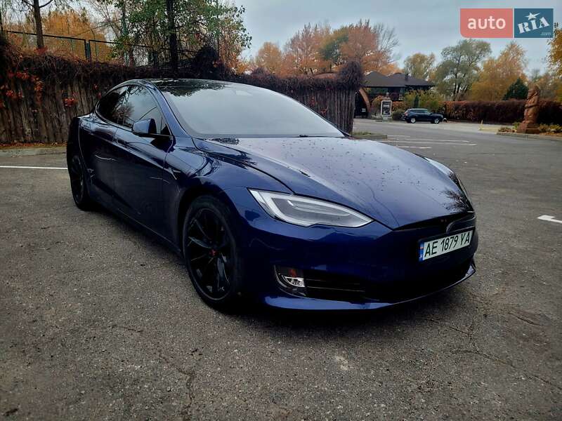 Лифтбек Tesla Model S 2018 в 
