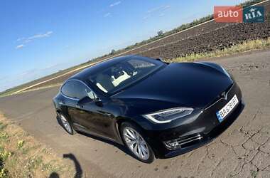 Лифтбек Tesla Model S 2017 в Кропивницком