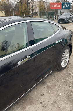 Ліфтбек Tesla Model S 2013 в 