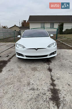 Ліфтбек Tesla Model S 2018 в 