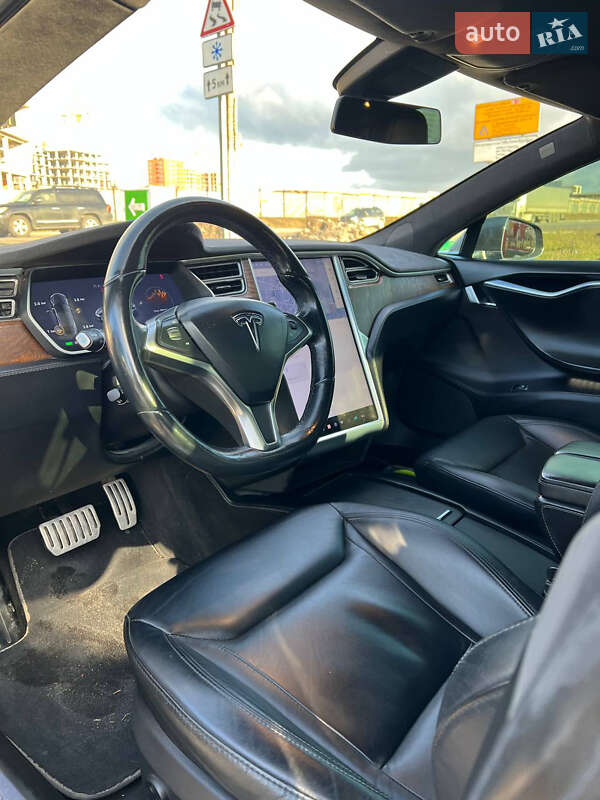 Лифтбек Tesla Model S 2016 в Тернополе