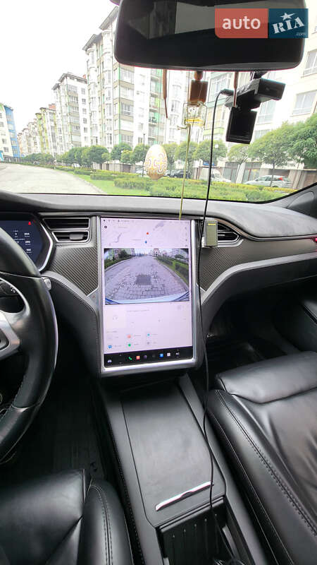 Лифтбек Tesla Model S 2017 в Ивано-Франковске