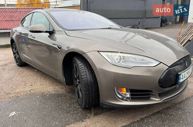 Лифтбек Tesla Model S 2015 в Киеве