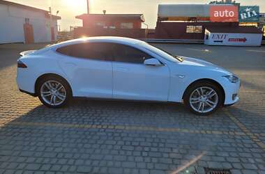 Ліфтбек Tesla Model S 2015 в Львові
