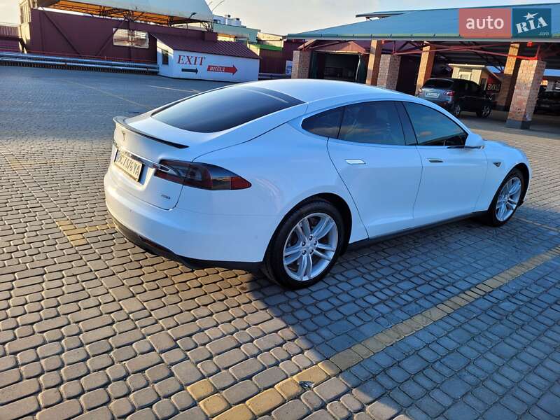 Лифтбек Tesla Model S 2015 в Львове фото 7 Лифтбек Tesla Model S 2015 в Львове