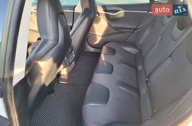 Ліфтбек Tesla Model S 2015 в Львові