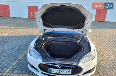 Ліфтбек Tesla Model S 2015 в Львові