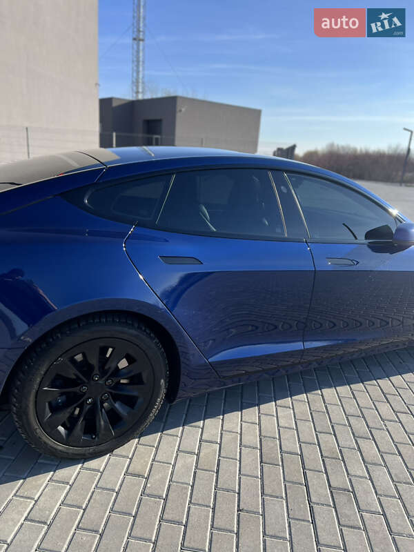 Лифтбек Tesla Model S 2017 в Львове