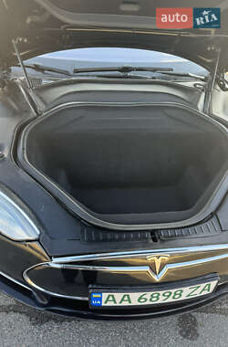 Ліфтбек Tesla Model S 2015 в 
