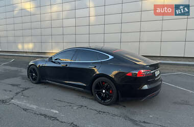 Ліфтбек Tesla Model S 2015 в 