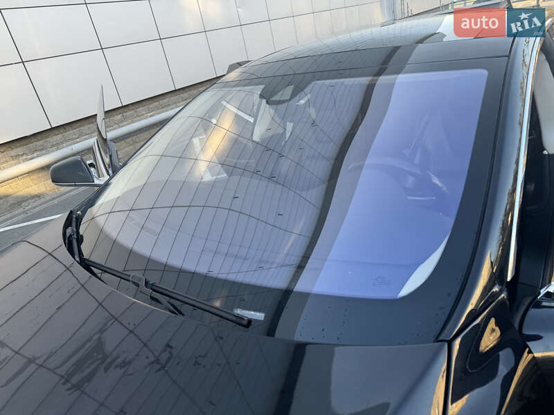 Лифтбек Tesla Model S 2015 в Броварах
