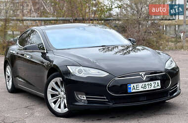Ліфтбек Tesla Model S 2015 в 
