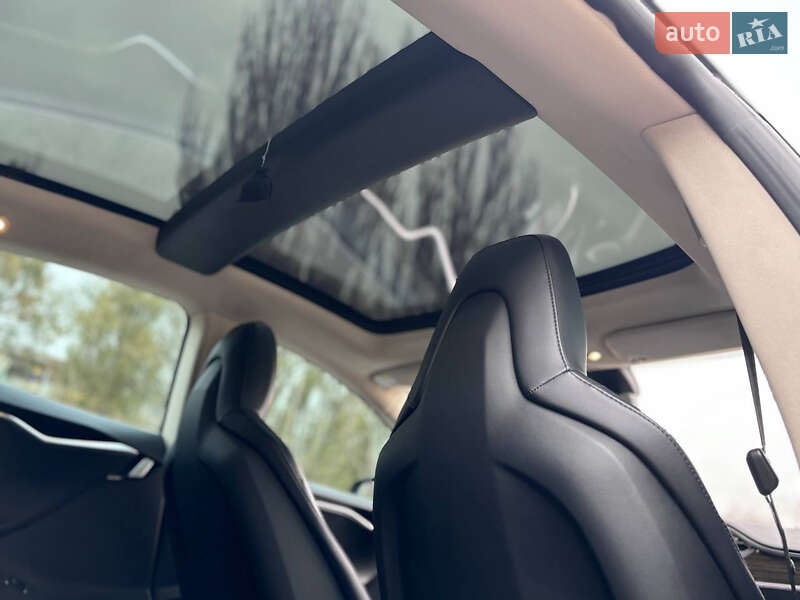 Лифтбек Tesla Model S 2015 в Днепре