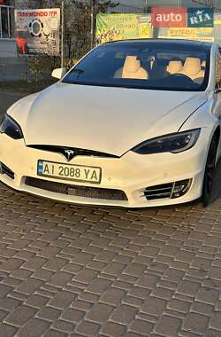 Лифтбек Tesla Model S 2015 в Киеве