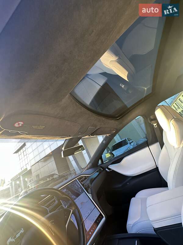 Лифтбек Tesla Model S 2015 в Киеве