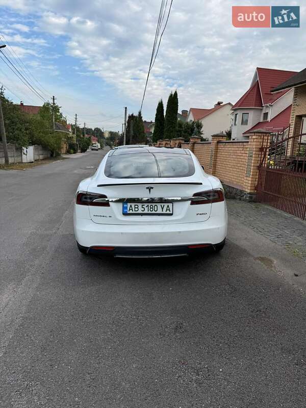 Лифтбек Tesla Model S 2014 в Виннице