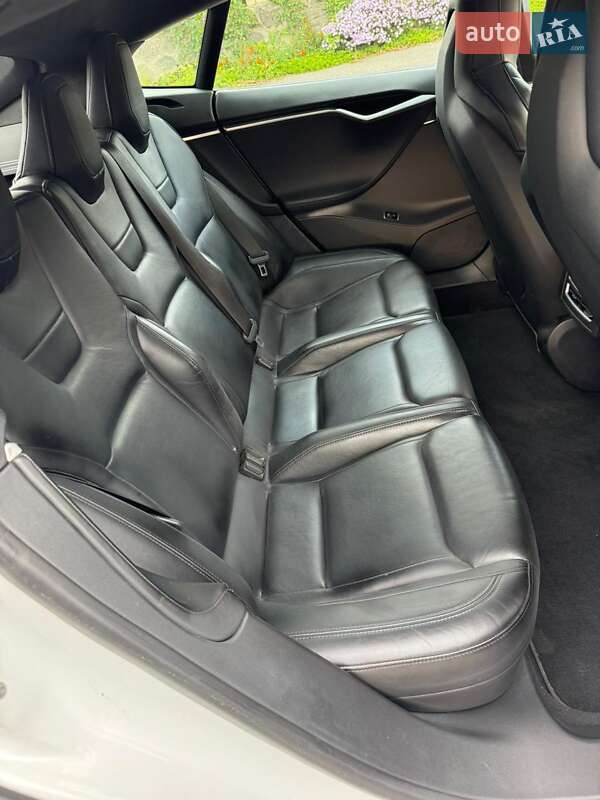 Лифтбек Tesla Model S 2014 в Виннице