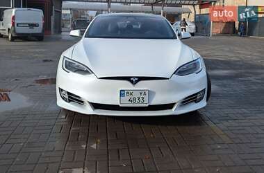 Лифтбек Tesla Model S 2018 в Ровно