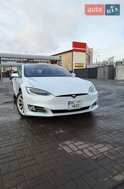 Ліфтбек Tesla Model S 2018 в Рівному