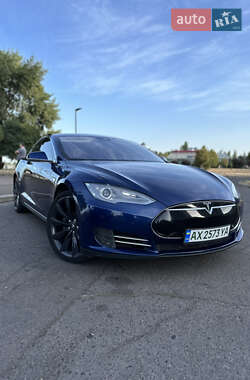 Лифтбек Tesla Model S 2016 в Черкассах