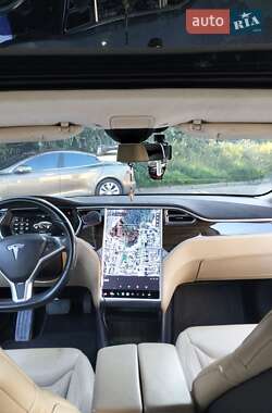 Лифтбек Tesla Model S 2016 в 