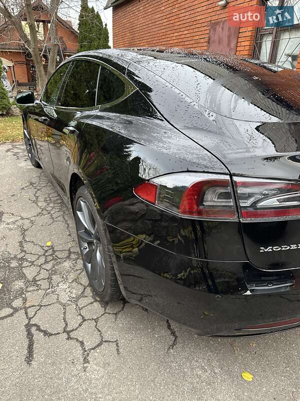 Ліфтбек Tesla Model S 2017 в Харкові