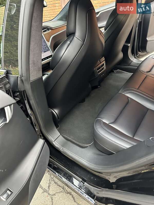 Ліфтбек Tesla Model S 2017 в Харкові