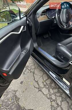 Лифтбек Tesla Model S 2017 в 