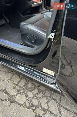Лифтбек Tesla Model S 2017 в 