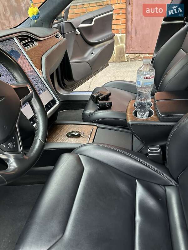 Ліфтбек Tesla Model S 2017 в Харкові