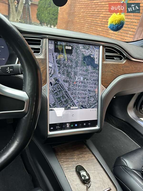 Ліфтбек Tesla Model S 2017 в Харкові