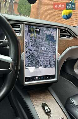 Лифтбек Tesla Model S 2017 в 