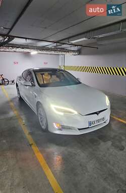 Лифтбек Tesla Model S 2018 в 
