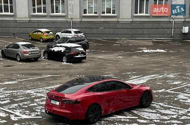 Лифтбек Tesla Model S 2022 в Киеве