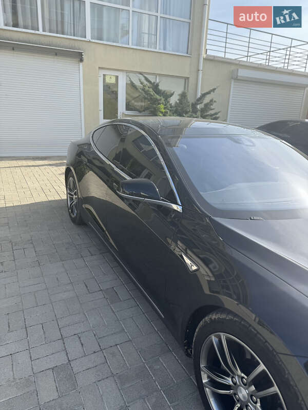 Лифтбек Tesla Model S 2015 в Одессе