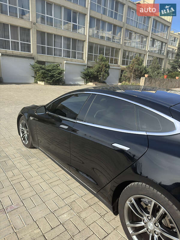 Ліфтбек Tesla Model S 2015 в Одесі