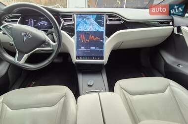 Лифтбек Tesla Model S 2016 в 