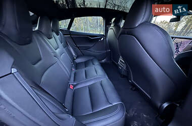 Лифтбек Tesla Model S 2020 в 