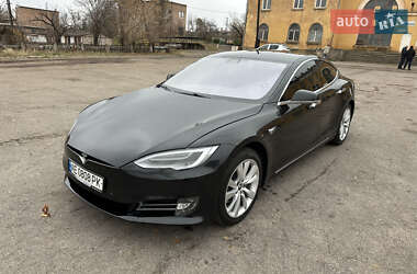 Ліфтбек Tesla Model S 2017 в Кривому Розі